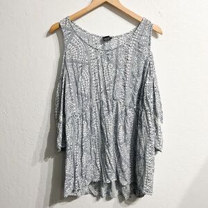 Torrid Womens Cold‎ Shoulder Blouse Top Crinkle Lace 2x Blue White Boho Trendy